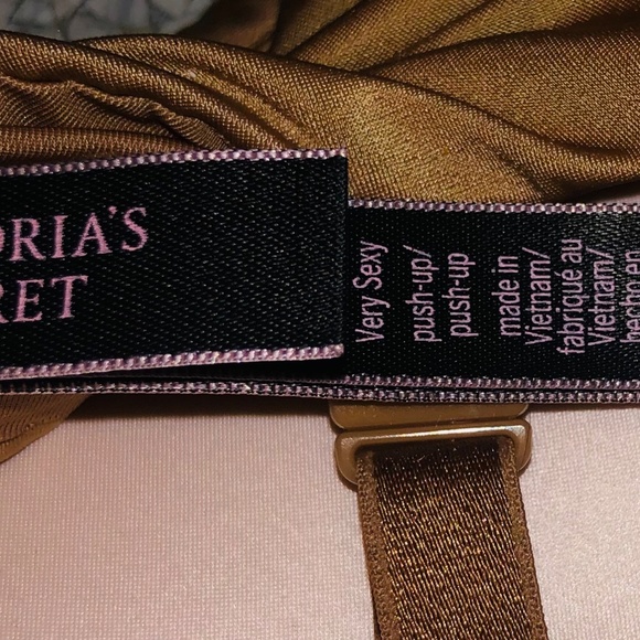 Victoria Secret Bra - Picture 3 of 3